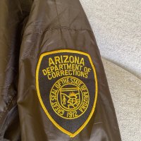 Автентично яке на надзирател от затвор в Аризона с нашивки, снимка 3 - Якета - 41825815