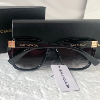 Balenciaga дамски слънчеви очила с лого, снимка 9 - Слънчеви и диоптрични очила - 36109195