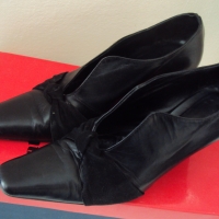 Продавам елегантни от естествена кожа италиански обувки , снимка 1 - Дамски обувки на ток - 36083940