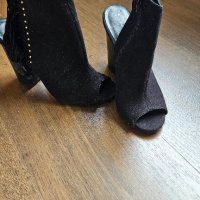 Нови! Летни велурени боти New Look , снимка 3 - Дамски обувки на ток - 41338861