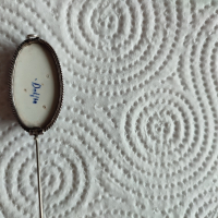 вносна порцеланова брошка Холандия маркирана сребро на иглата отлично състояние, снимка 3 - Други - 44924474