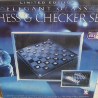 Ограничено издание на елегантен стъклен комплект шах/дама, снимка 2 - Шах и табла - 42219572