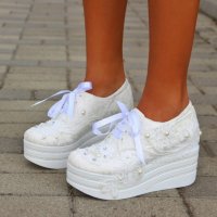 Обувки на платформа - бели - 185-04, снимка 1 - Дамски ежедневни обувки - 35736412