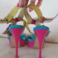 Цветни розови сини жълти сандали на ток, снимка 3 - Дамски обувки на ток - 36207973
