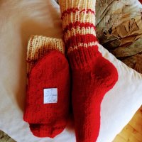 Ръчно плетени дамски чорапи от вълна, размер 39, снимка 1 - Дамски чорапи - 41931834