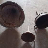 Метални и пластмасови фунии, снимка 2 - Антикварни и старинни предмети - 42660167