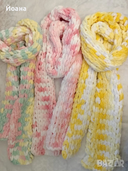 Много пухкави ръчно плетени шалове от прежда , снимка 1