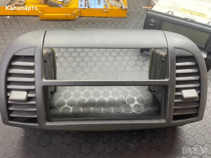   Централна конзола за Nissan Micra k 12 III Hatchback (01.2003 - 06.2010), снимка 1