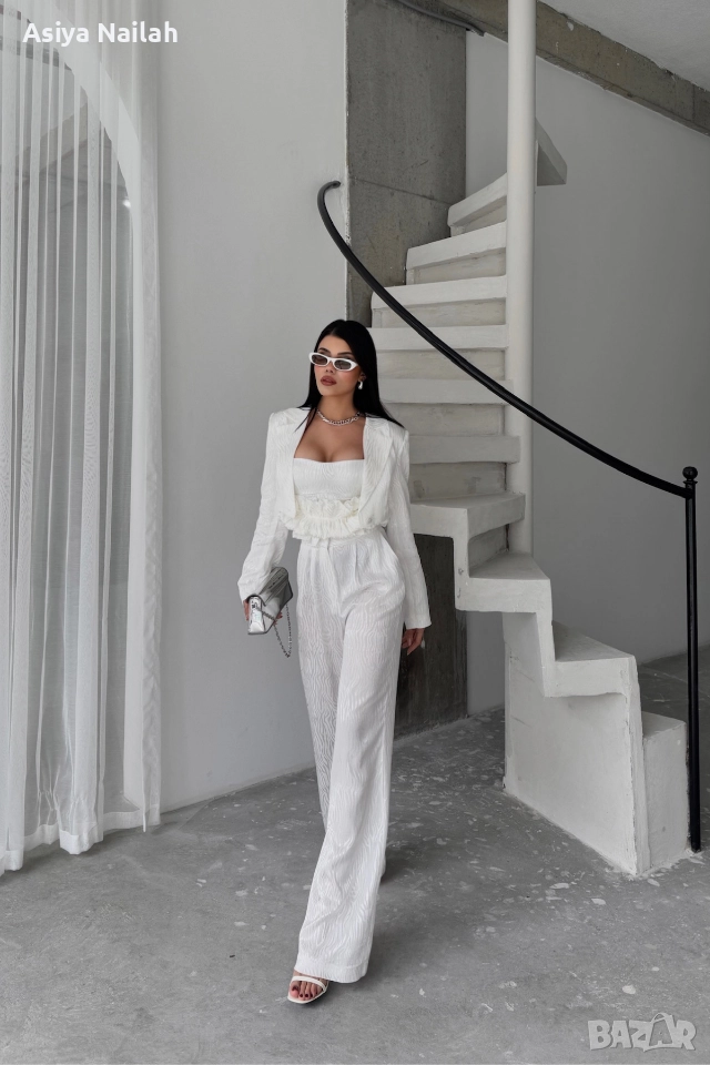 Дамски бял костюм от 3 части – сако, топ и широк панталон, снимка 1