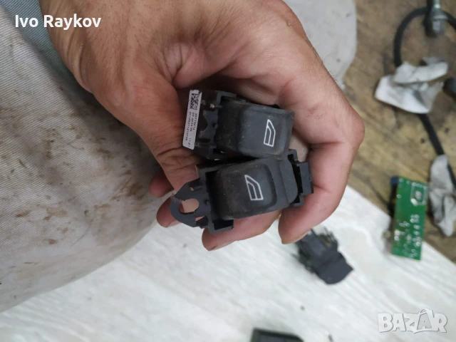 Бутони ел стъкла ,предни врати Volvo , 30773214 , 30773217