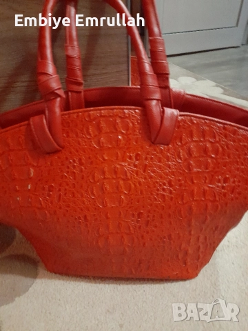 дамска чанта, снимка 2 - Чанти - 52897226