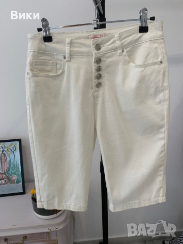 Дамски дънки в бяло до коляното в размер S, снимка 5 - Дънки - 44829820