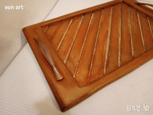 голям дървен поднос