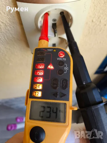 Fluke Т150 двуполюсен тестер за напрежение и проводимост с LCD дисплей, снимка 8 - Други инструменти - 55898470