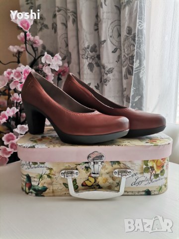 Чисто нови обувки от естествена кожа.Yokono