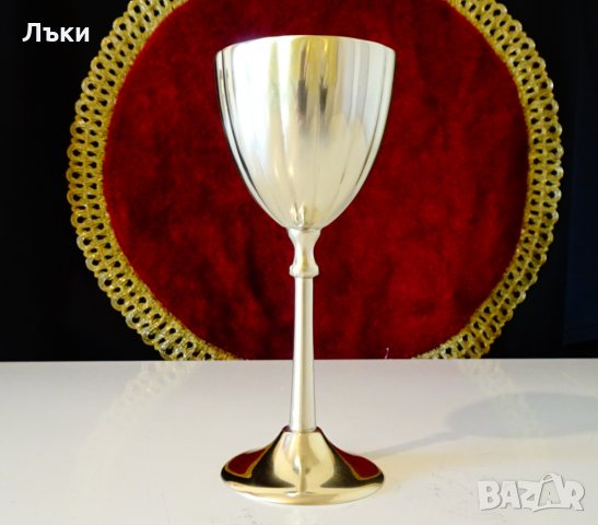 Релефен бронзов бокал,чаша за вино.