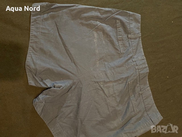 Тъмно сини къси панталони и Бяла блуза - Л, снимка 2 - Къси панталони и бермуди - 44827823