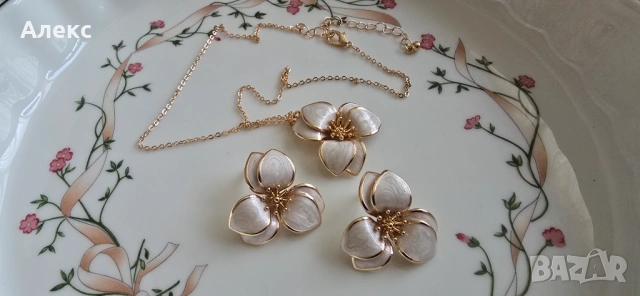 Разкошен комплект колие с обеци, емайл.