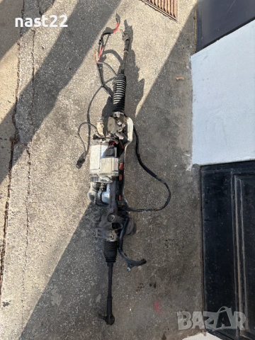 Кормилна рейка електрическа 1K1 909 144 G VW Touran VW GOLF, снимка 2 - Части - 53143545