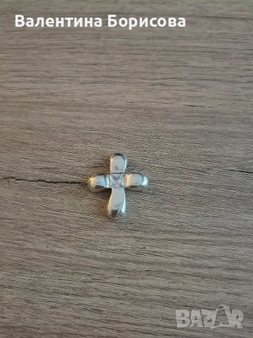 Сребърен кръст с цирконий 