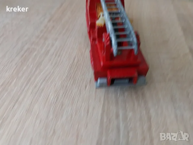 matchbox super king пожарна, снимка 4 - Коли, камиони, мотори, писти - 56072216