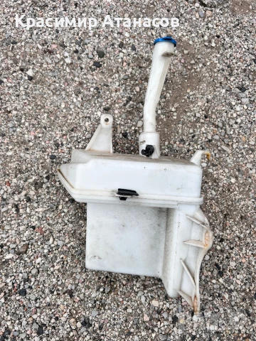 85310-05141. Казанче течност чистачки за Тойота Авенсис T27 комби. 2012-2015г