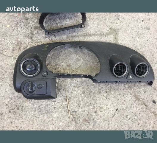 Ford fiesta 2004година кора табло с копчета аварийни,багажник,светлини и духалки