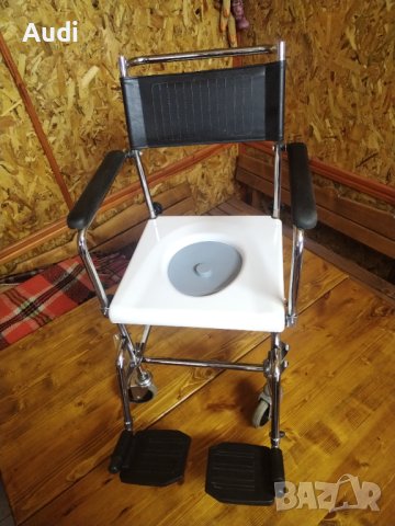 Санитарен тоалет стол с вдигащи се подлакътници за баня и тоалет. Подходящ за възрастни, оперирани, 