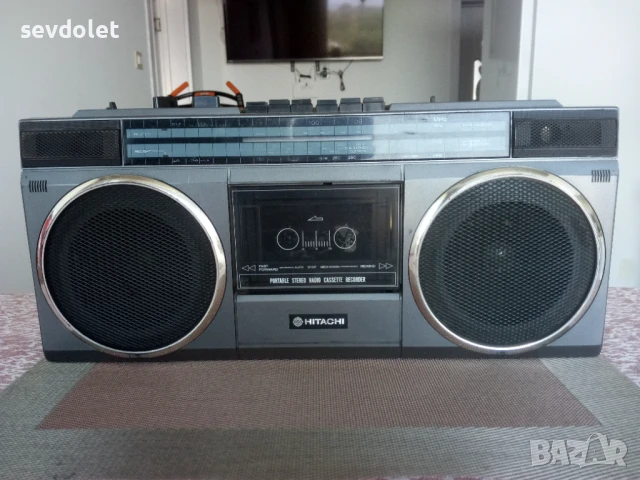 Старинен модел--HITACHI.За ремонт,части.