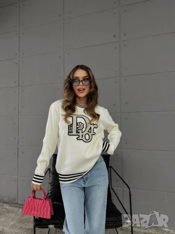 много меки блузи от фино плетиво и бродирано лого christian dior 