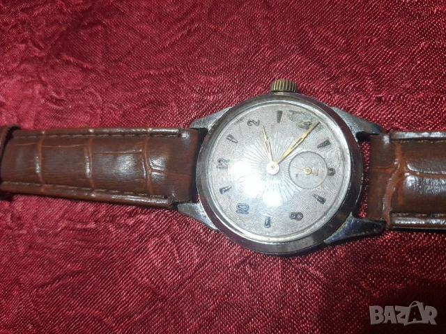 Стар механичен часовник, снимка 6 - Антикварни и старинни предмети - 36402227