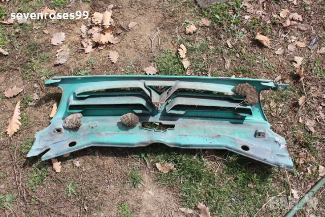 Решетка предна Ситроен Берлинго 1 1998 1.9d Citroen Berlingo 1 между фаровете, снимка 5 - Части - 49532211