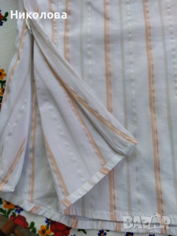 Дамска риза с дълъг ръкав.