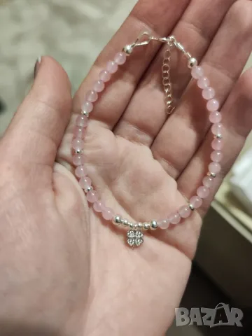 Дамска гривна с розов кварц и сребърна детелина с циркони, снимка 4 - Гривни - 48291170