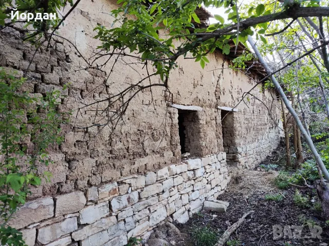 Къща с плевеник и двор 1500кв.м, снимка 5 - Къщи - 49484246