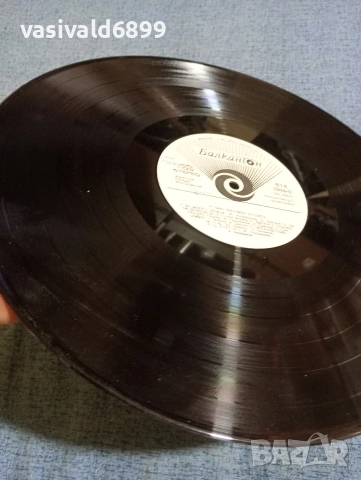 С трио "Синхрон" по света , снимка 8 - Грамофонни плочи - 53844249