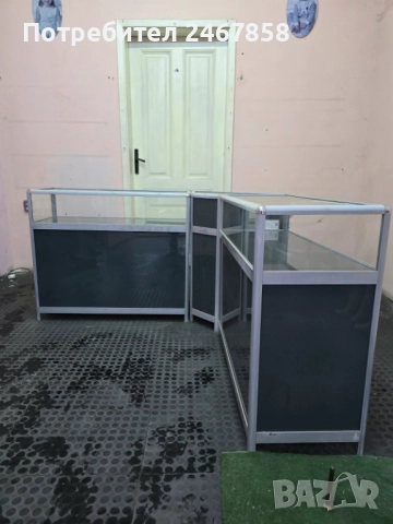 3 броя стъклени витрини тип щанд маса, снимка 2 - Витрини - 52720068