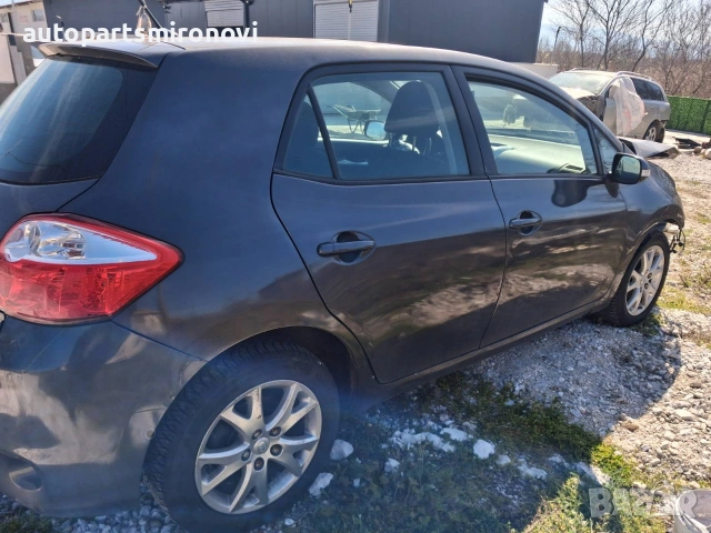 На части Аурис фейслифт 1.3 vvti, снимка 4 - Автомобили и джипове - 53830886