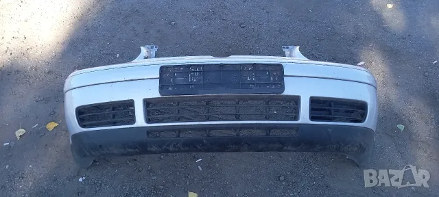 Предна броня VW Golf IV, снимка 5 - Части - 56155318