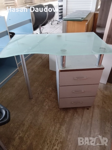 Маса, бюро, снимка 2 - Друго търговско оборудване - 52559096