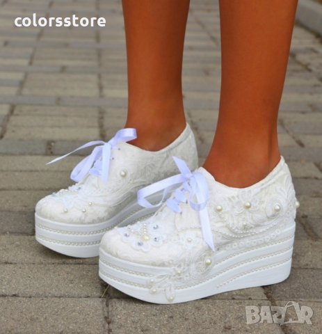 Обувки на платформа - бели - 185-04