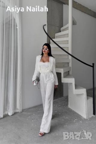 Дамски бял костюм от 3 части – сако, топ и широк панталон