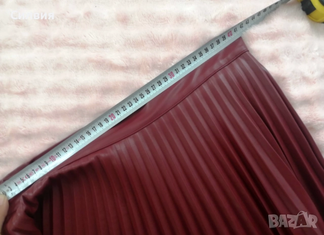 Червен кожен комплект костюм пола и блуза "Te amo" / "Те амо" размер L, снимка 6 - Поли - 52414023