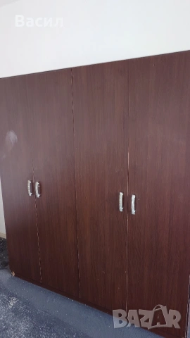 Подарявам 4-крилен гардероб