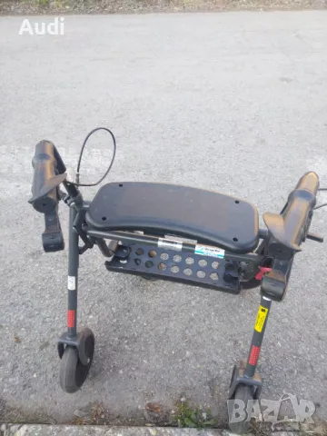 Сгъваема проходилка ролатор за възрастни, оперирани, трудно подвижни хора. Удобна седалка за сядане , снимка 6 - Ролатори - 42067250