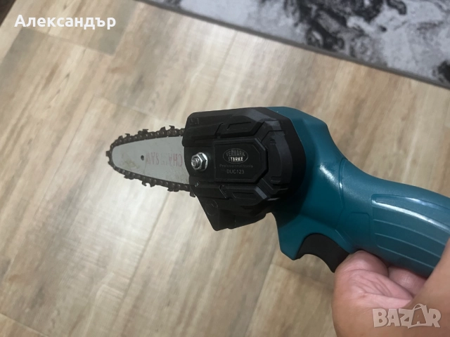 Мини акумулаторен верижен трион, снимка 3 - Куфари с инструменти - 52030280