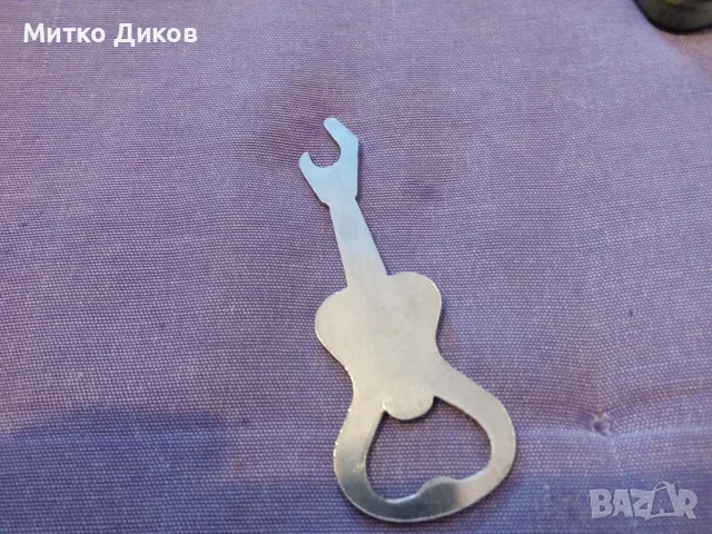 Метална отварачка винтидж  емайл маркирана Барселона 10см и китара отварачка, снимка 6 - Колекции - 37483501