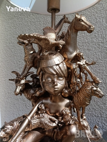 Лампа ​"Единство" , символ на хармонията между човека и животните., снимка 6 - Настолни лампи - 52712667