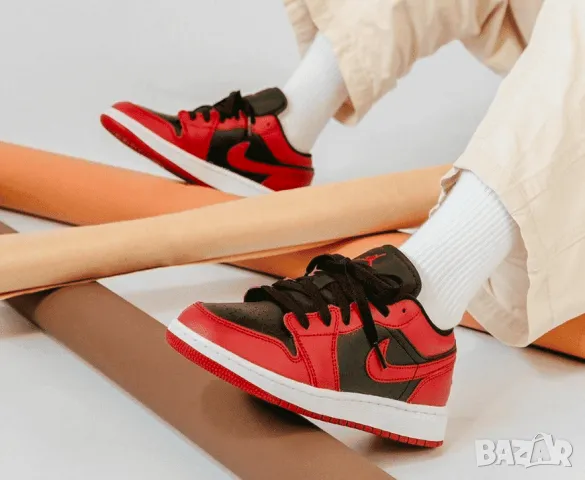 Nike Air Jordan 1 Low GS „Reverse Bred“  номер 39 , снимка 2 - Маратонки - 50178165