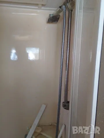 Каравана с много екстри- договаряне, снимка 3 - Каравани и кемпери - 50128349